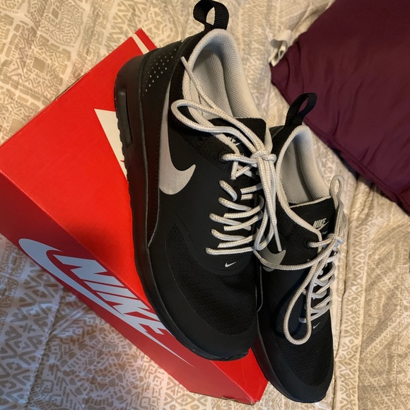 Nike Shoes - Nike Air Max Thea